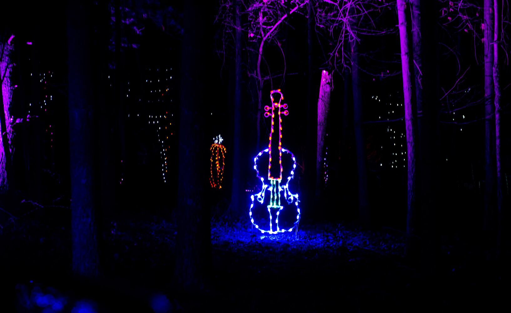 111920 Journey Borealis at Pyramid Hill drive-thru holiday light display