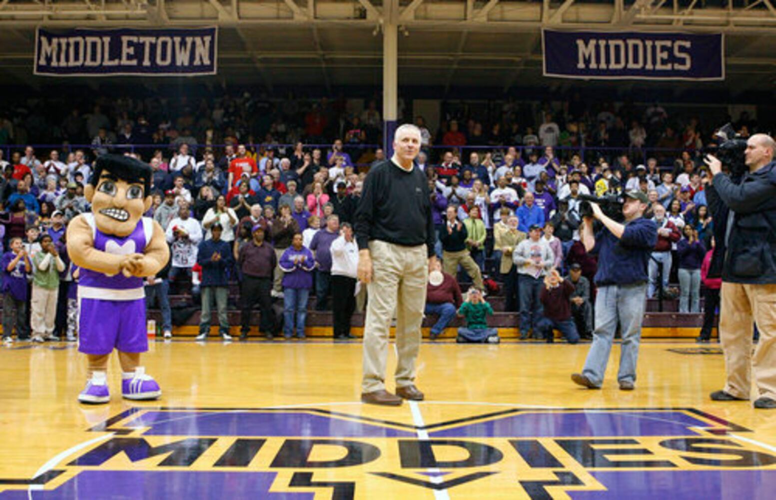 Jerry Lucas jersey retired