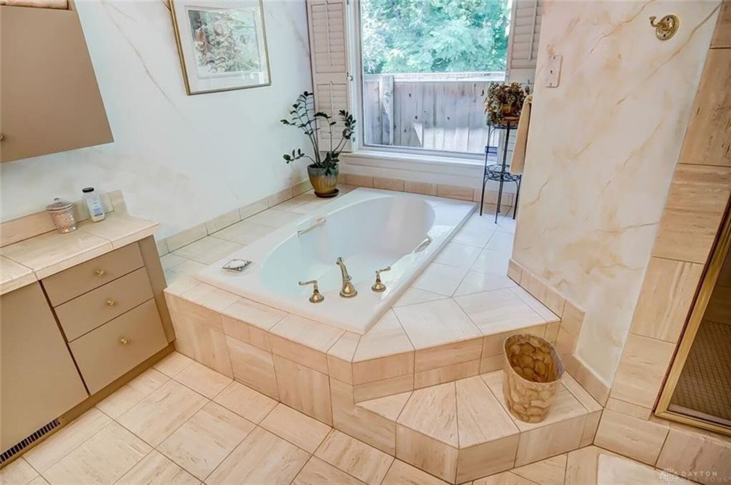 PHOTOS: Luxury Kettering home listed has pool, amazing closets