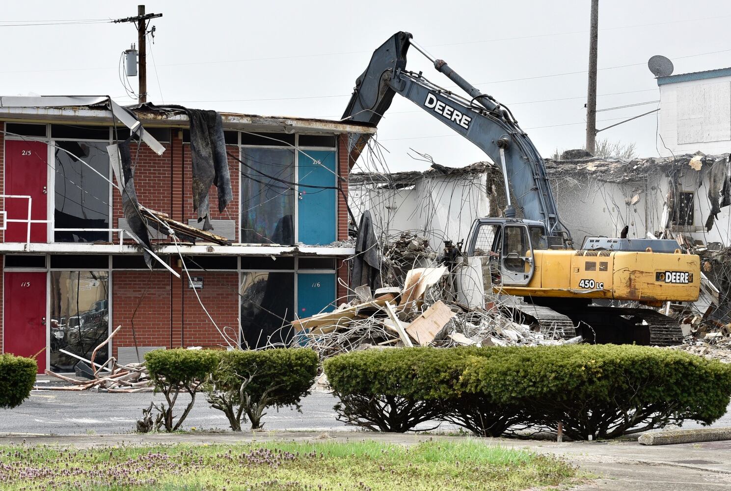 PHOTOS Hamilton Inn demolished this week