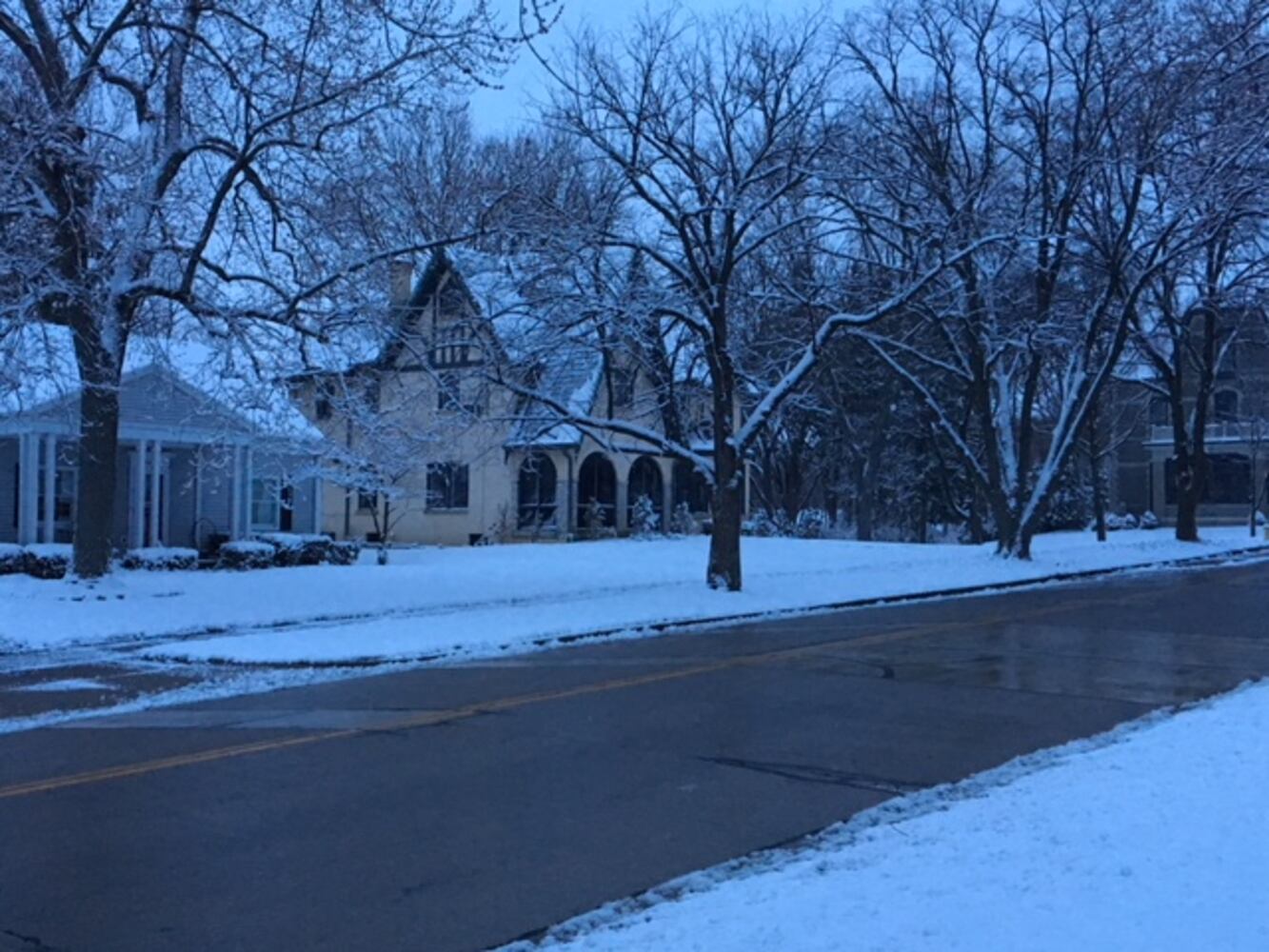 Snowstorm hits area on first day of spring
