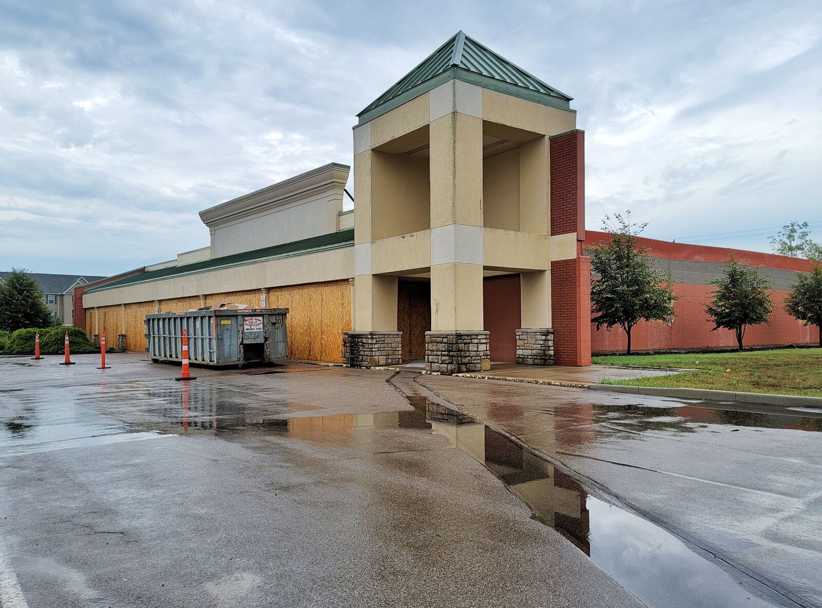 Mercy Health will relocate later this year Fairfield Internal Medicine to its new location at 544 Patterson Drive in Fairfield, the former Planet Fitness location. Hospital officials say the move is to accommodate the growing medical practice. The move is scheduled for the fourth quarter of 2021 and is expected to cost $2.2 million. NICK GRAHAM/STAFF