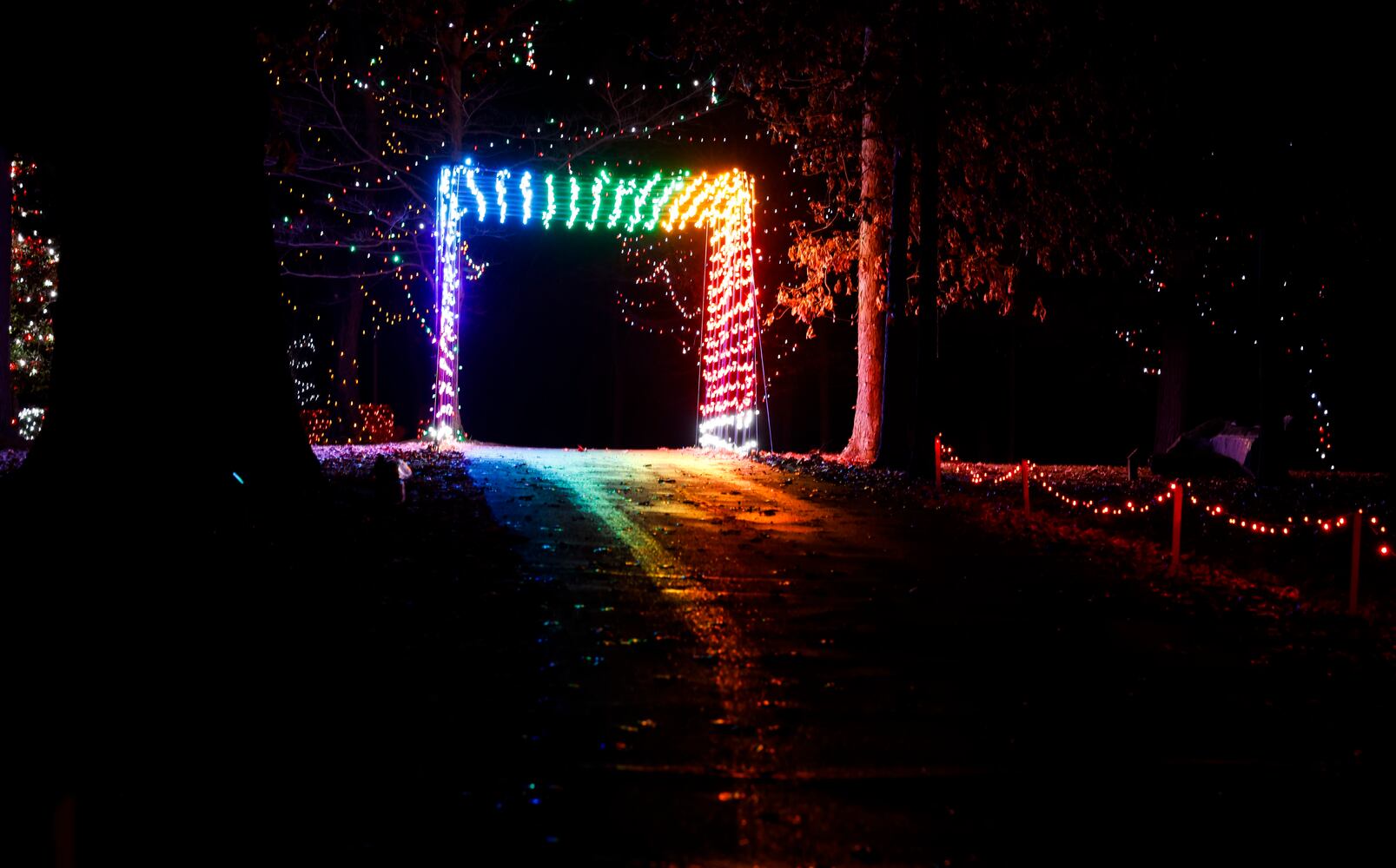 111622 Pyramid Hill lights