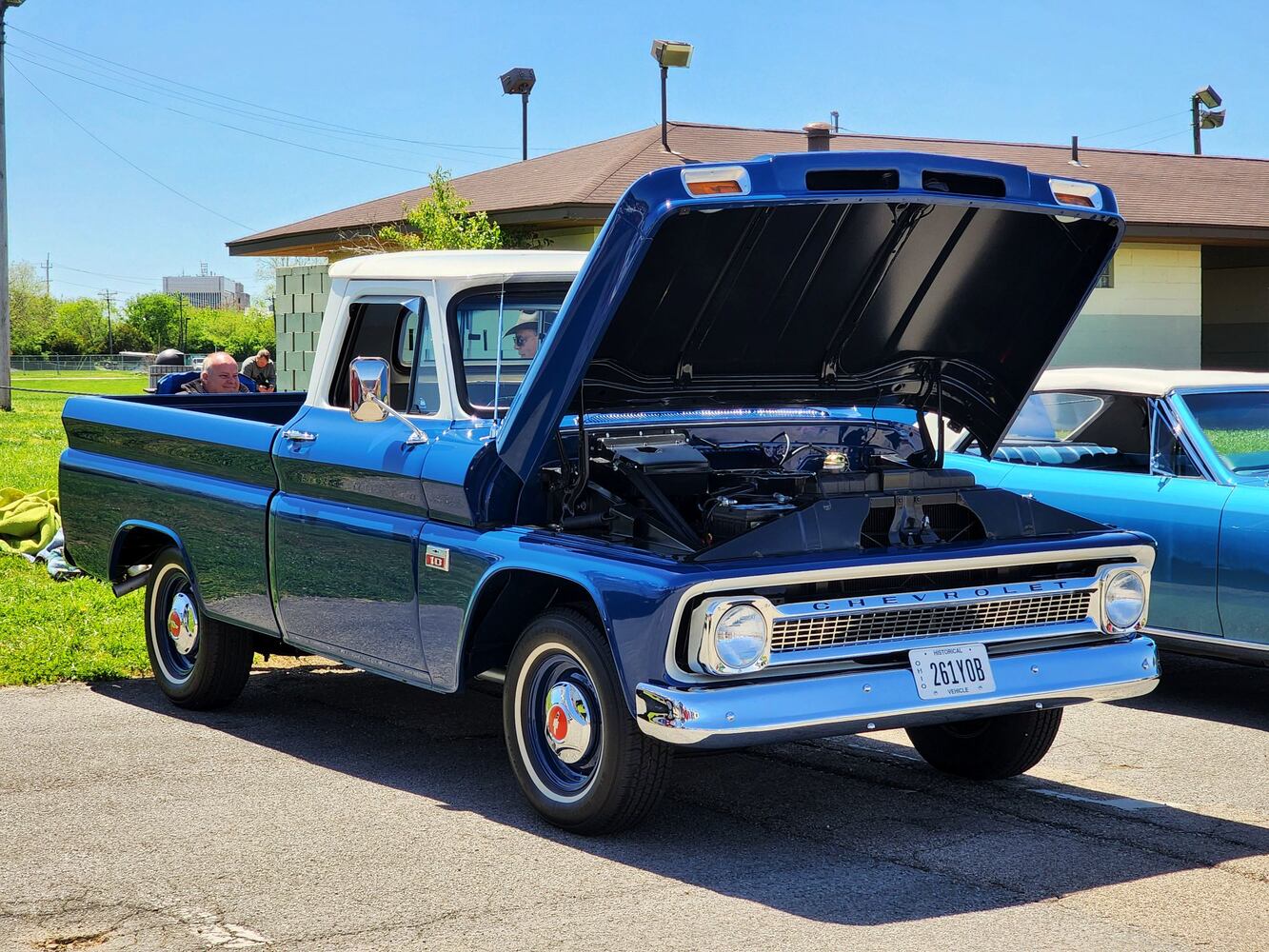 050822 Shriners car show