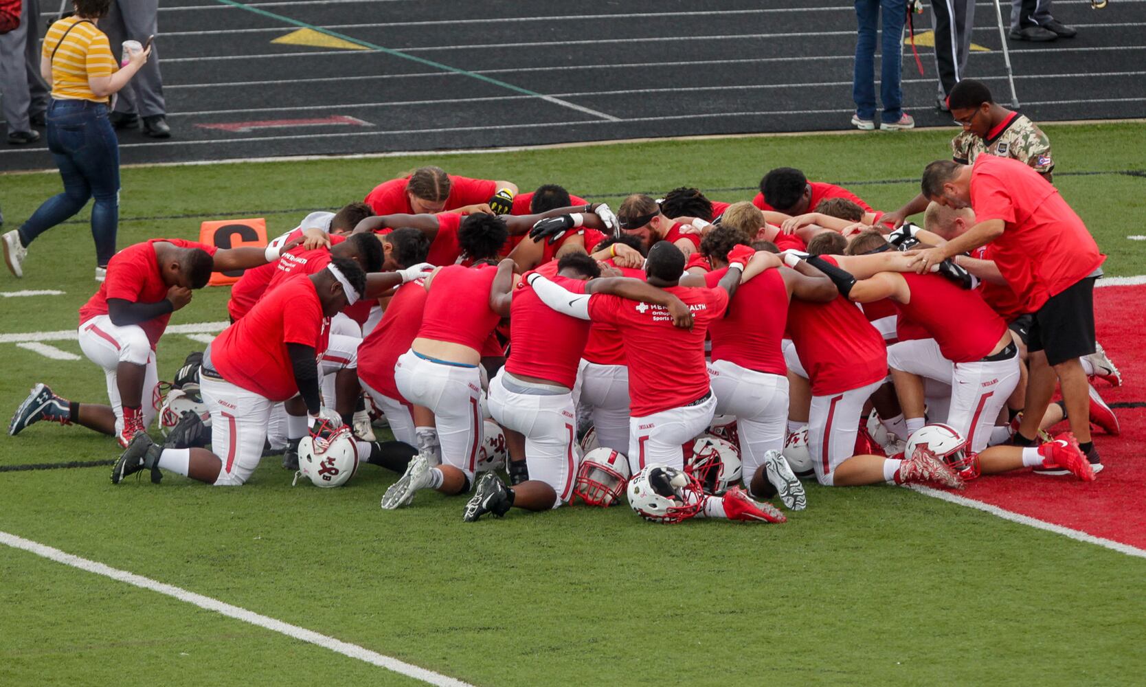 Fairfield beasts Centerville in season opener football