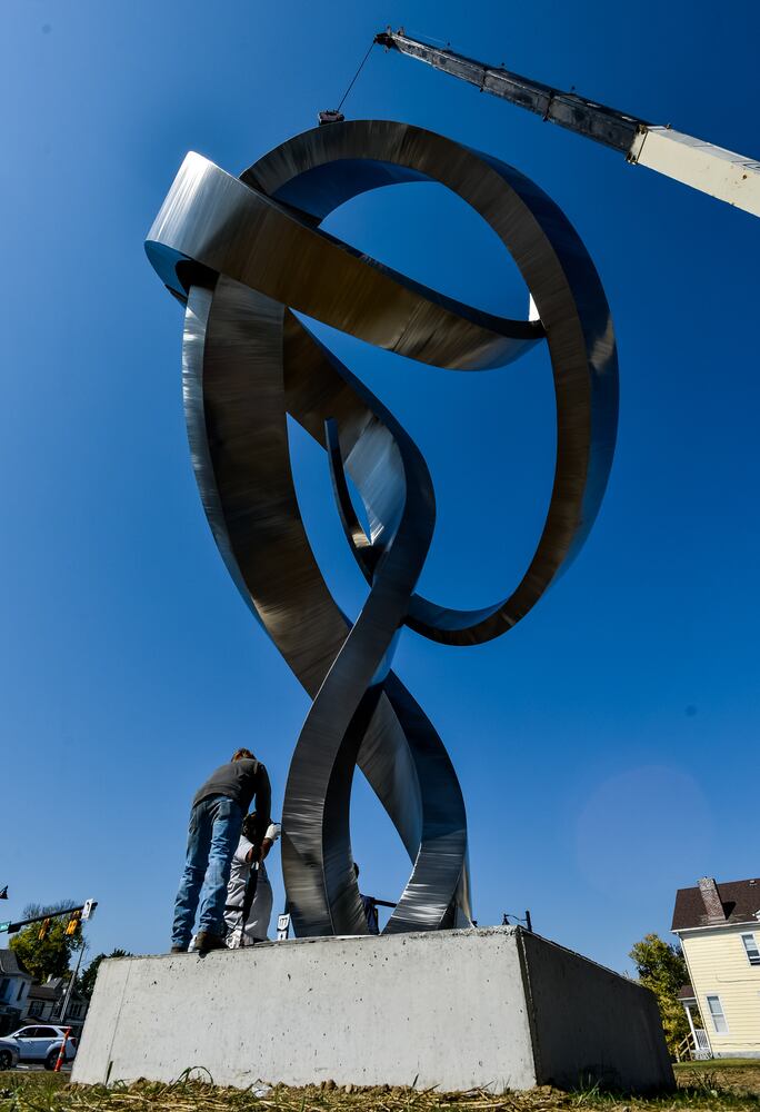 100720 embrace sculpture