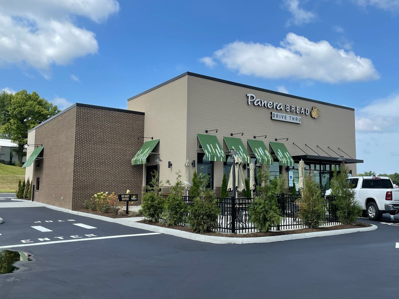 The Panera Bread, address here, is holding its grand opening at 6 a.m. Wednesday. The restaurant is located near the Shared Harvest Foodbank. SUBMITtED PHOTO