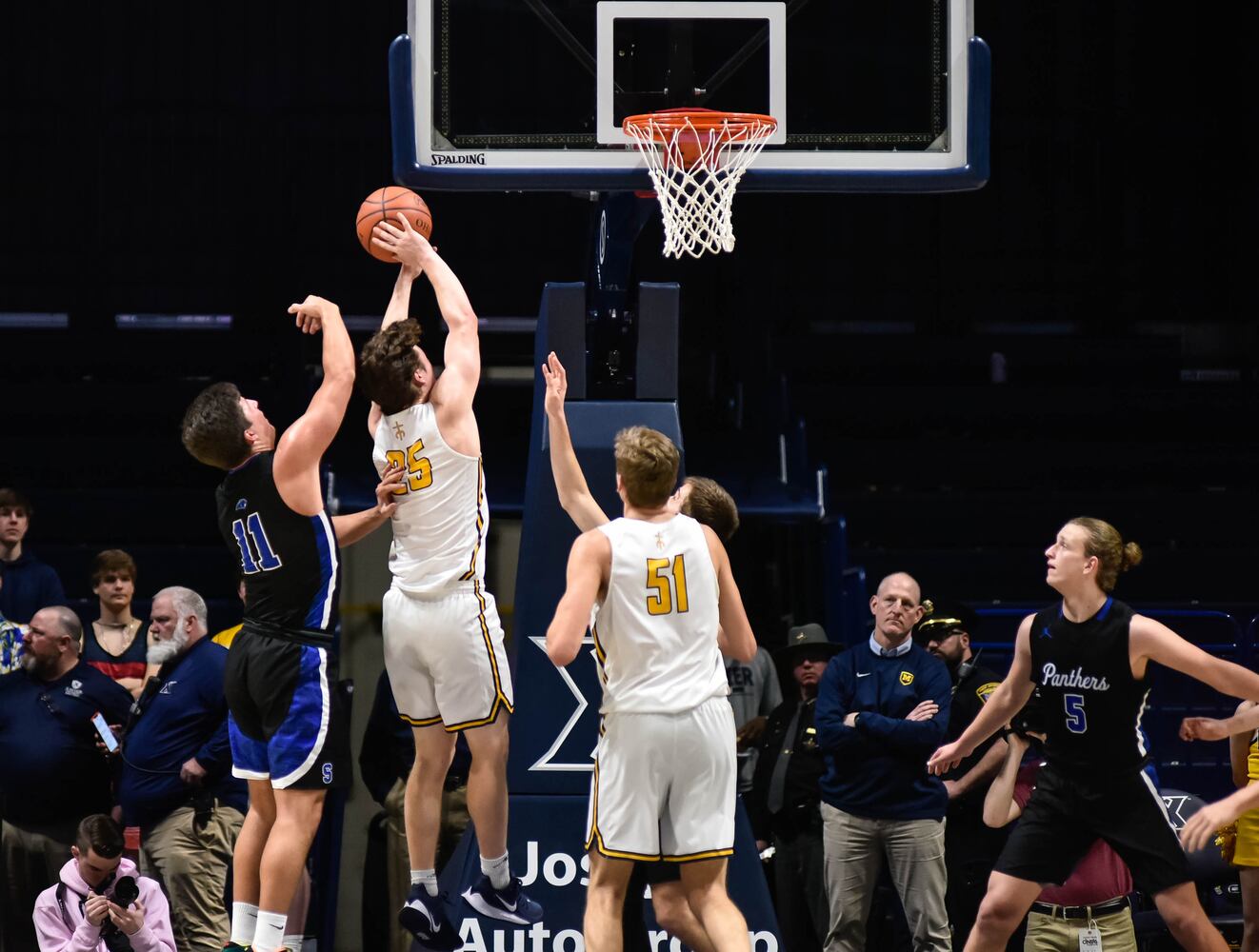 Springboro falls to Moeller in D1 basketball district final