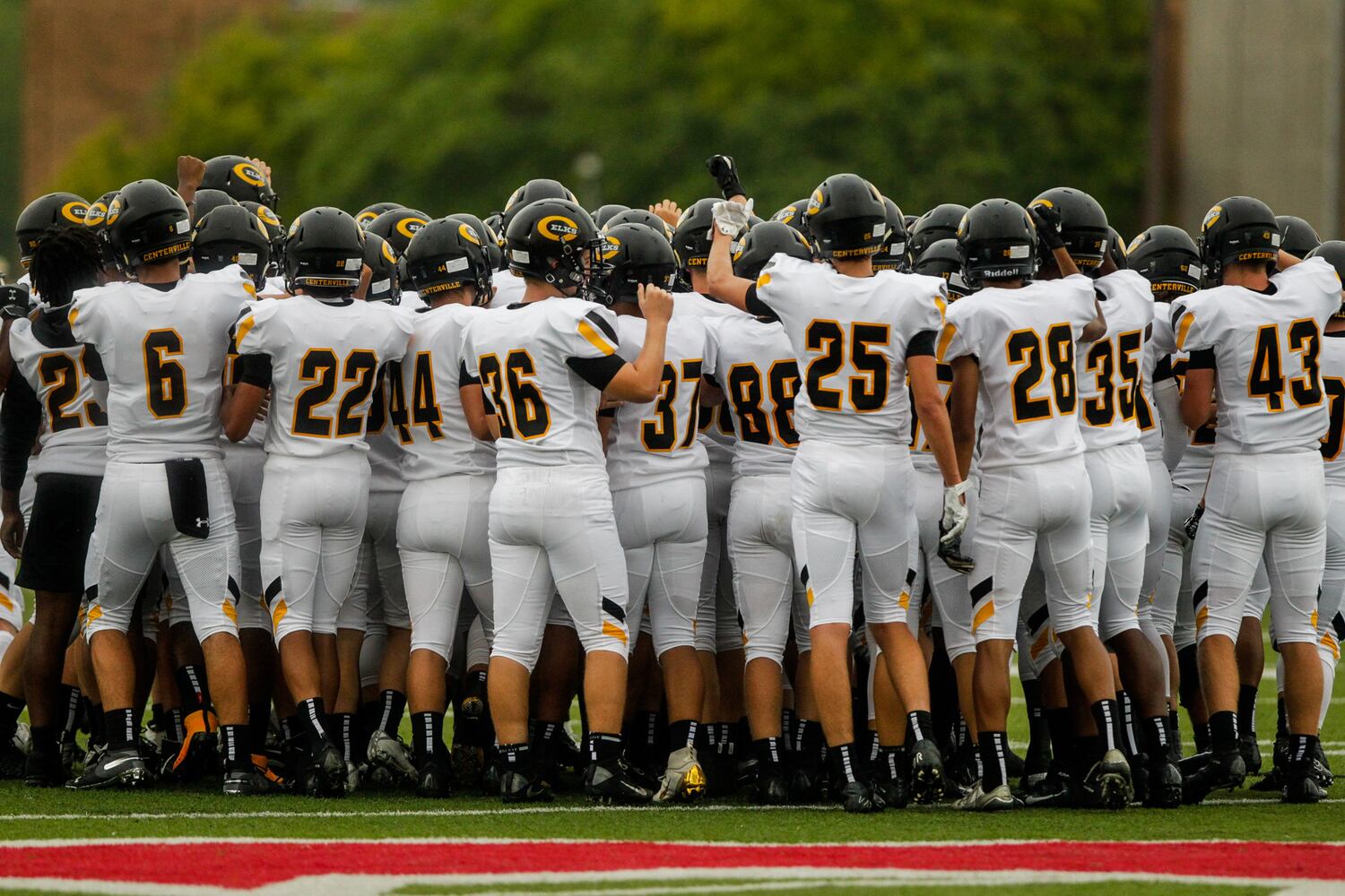 Fairfield beasts Centerville in season opener football