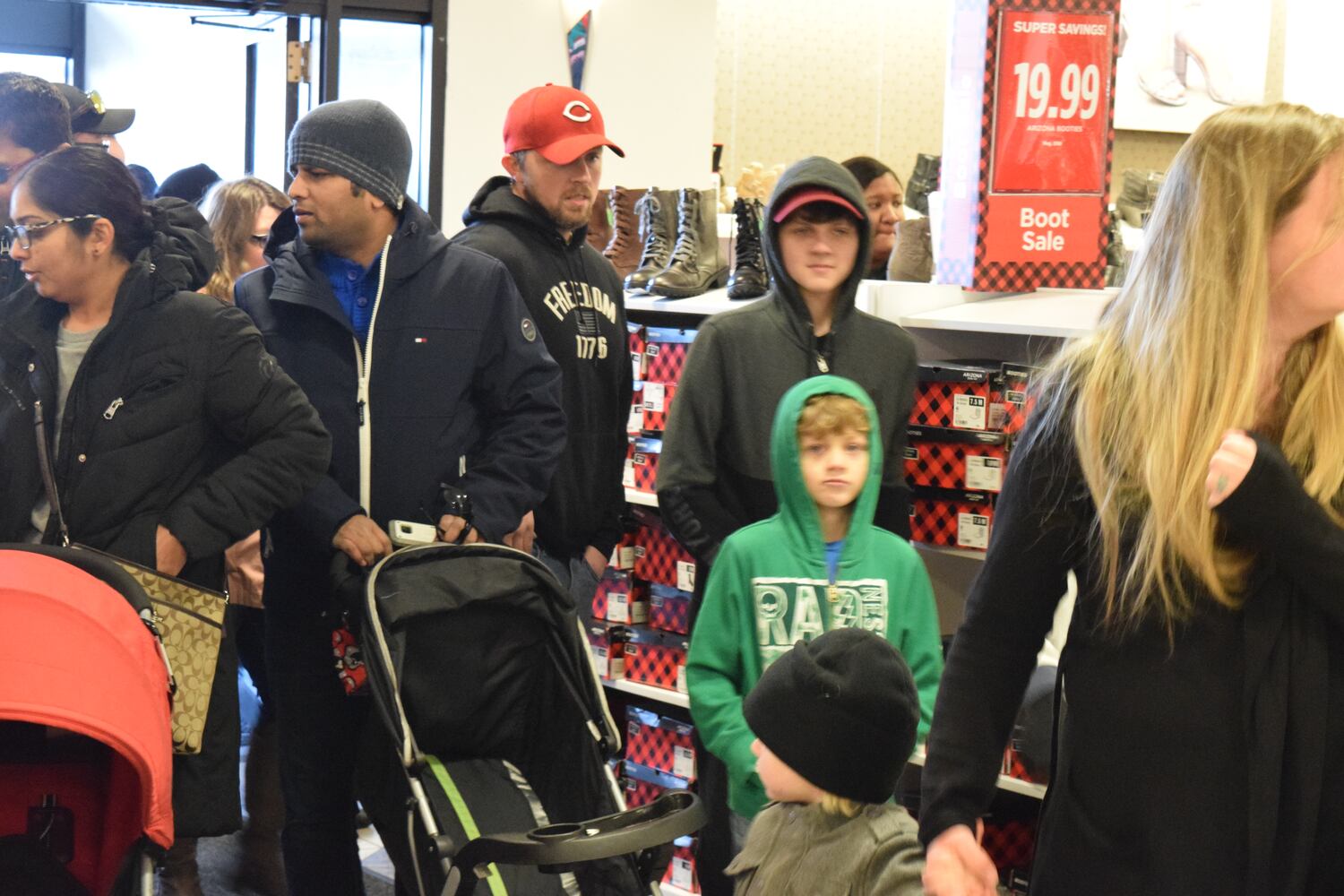 PHOTOS: Nearly 1K shoppers flood JCPenney