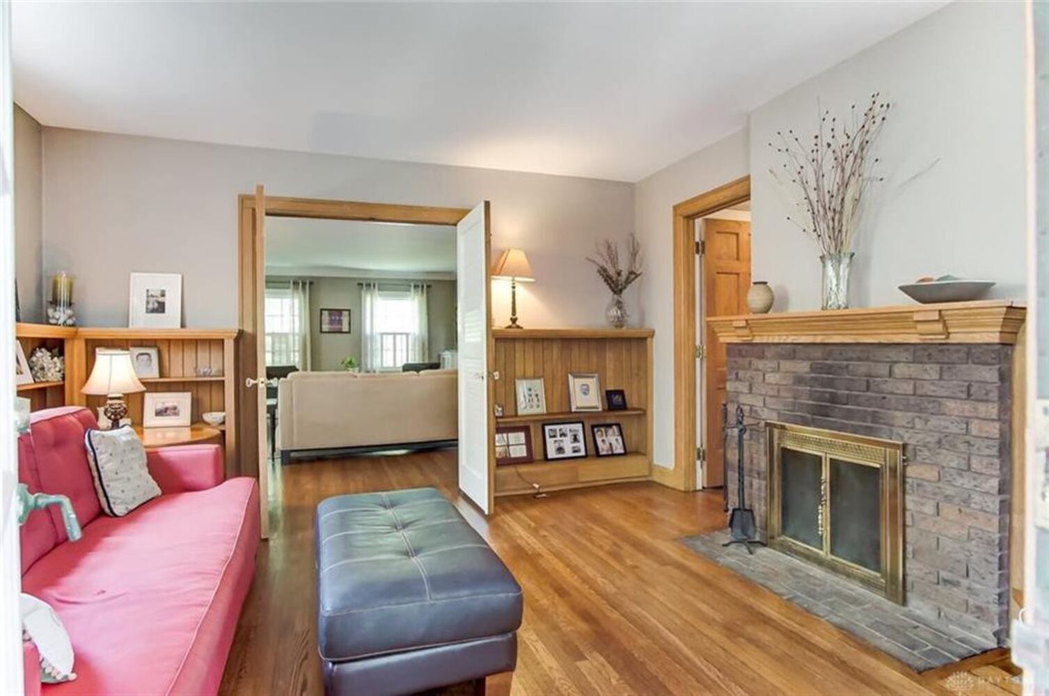 PHOTOS: Luxury Oakwood colonial home on market