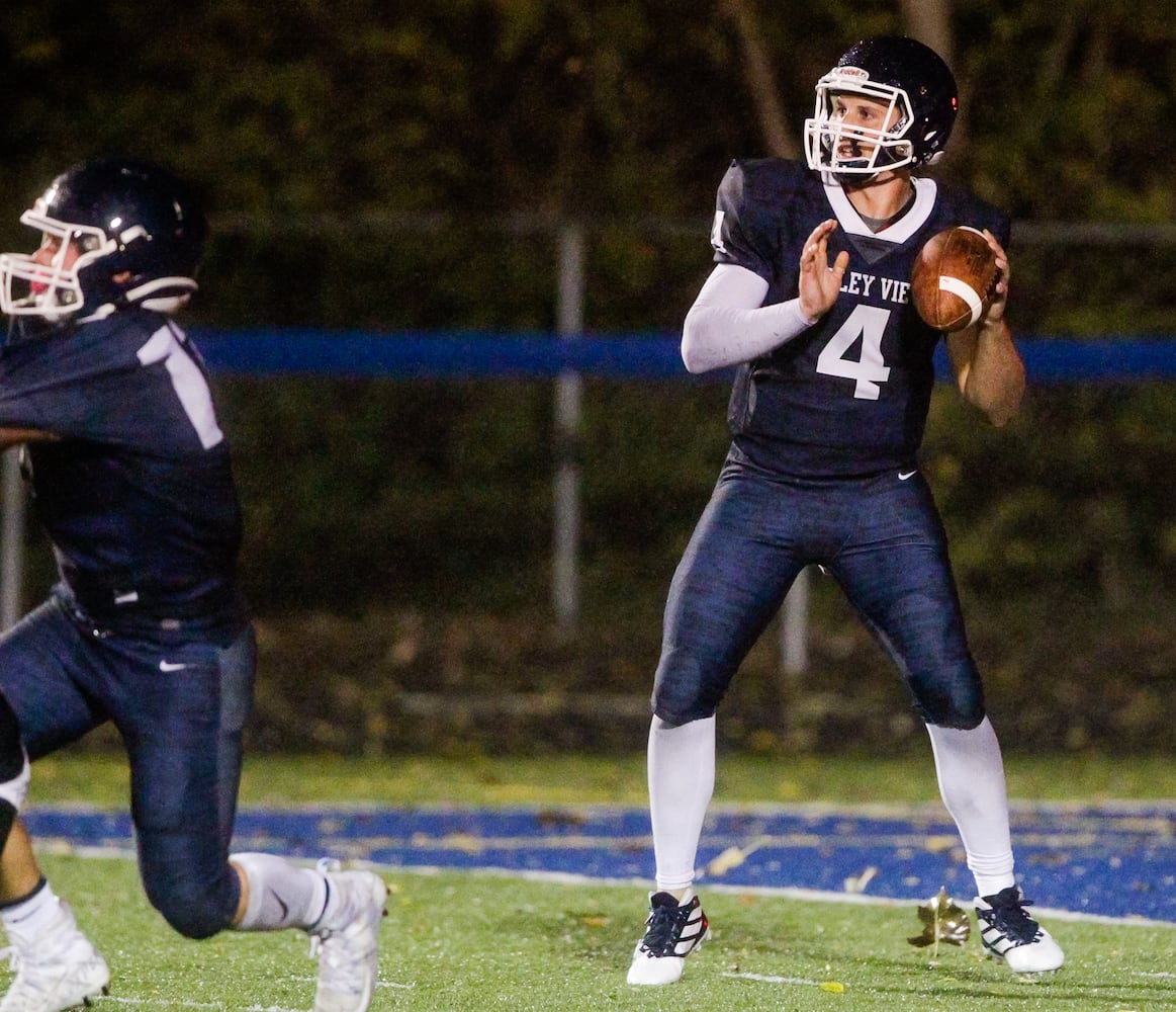 Franklin football beats Valley View Friday, Oct. 11