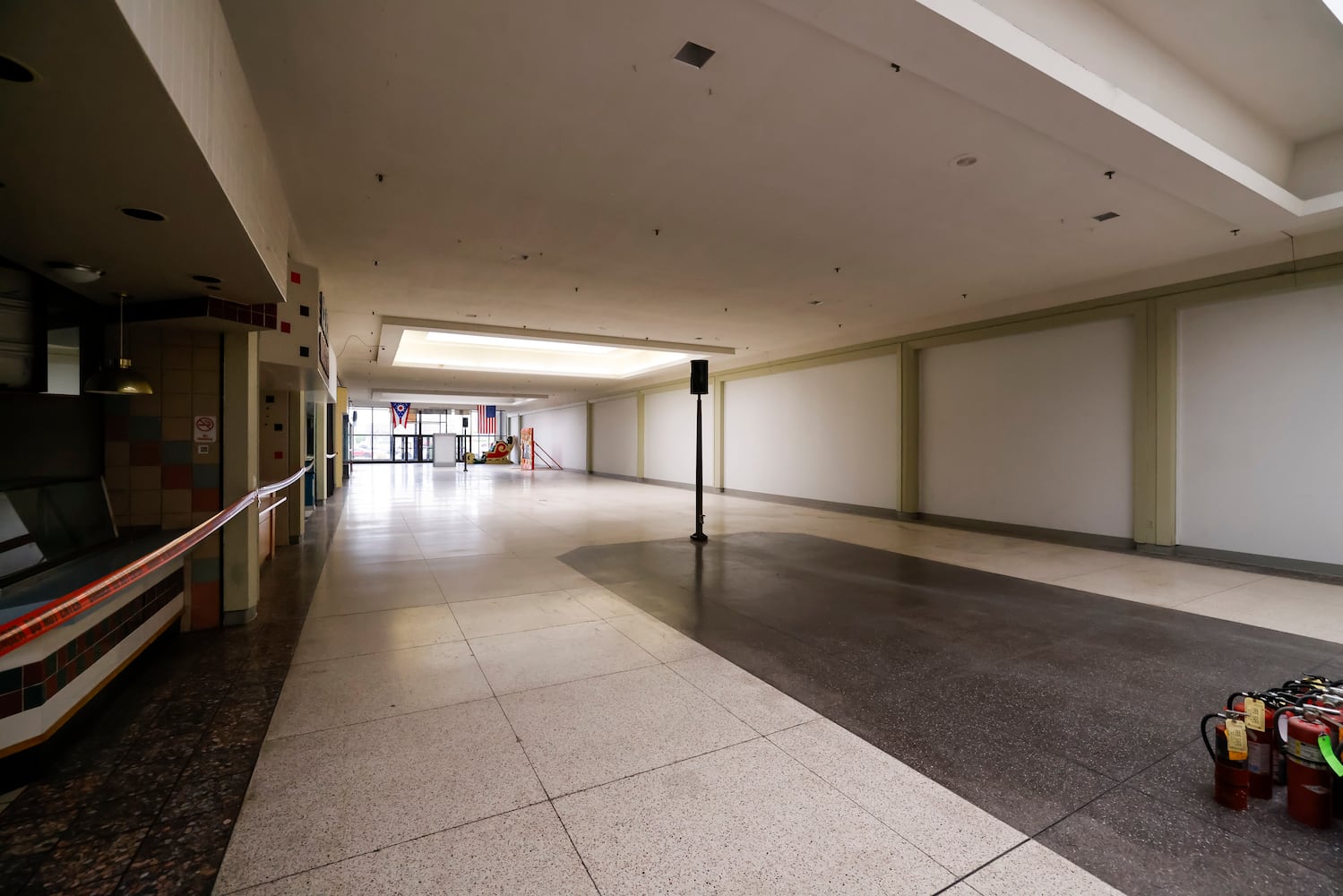 041125 Towne Mall Auction