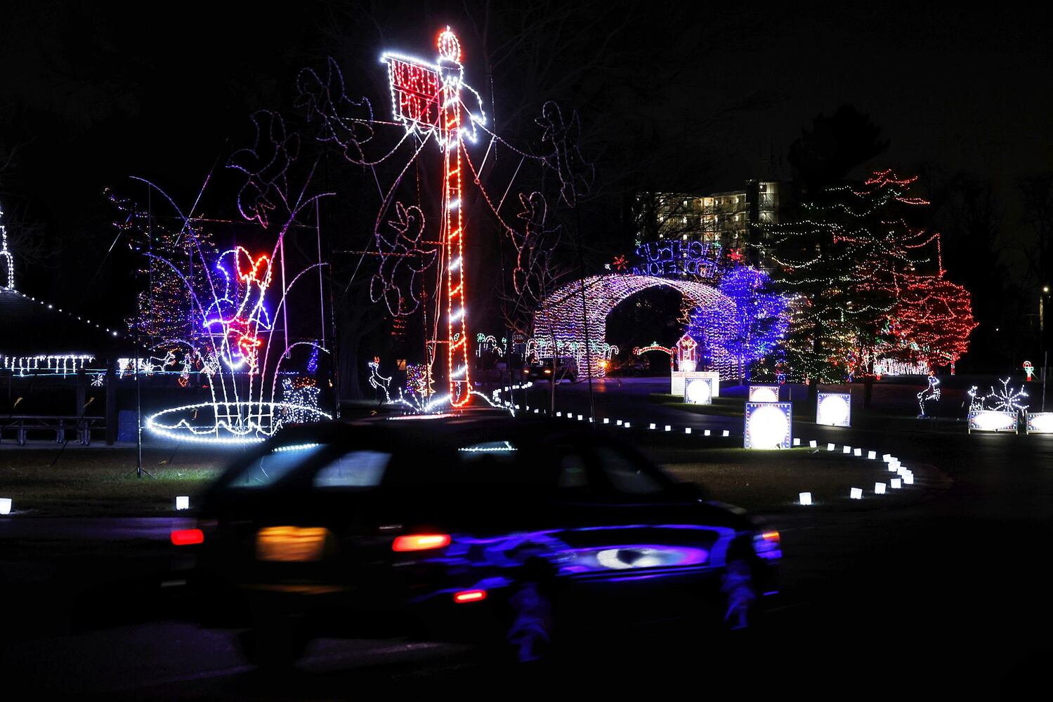 112422 Light Up Middletown