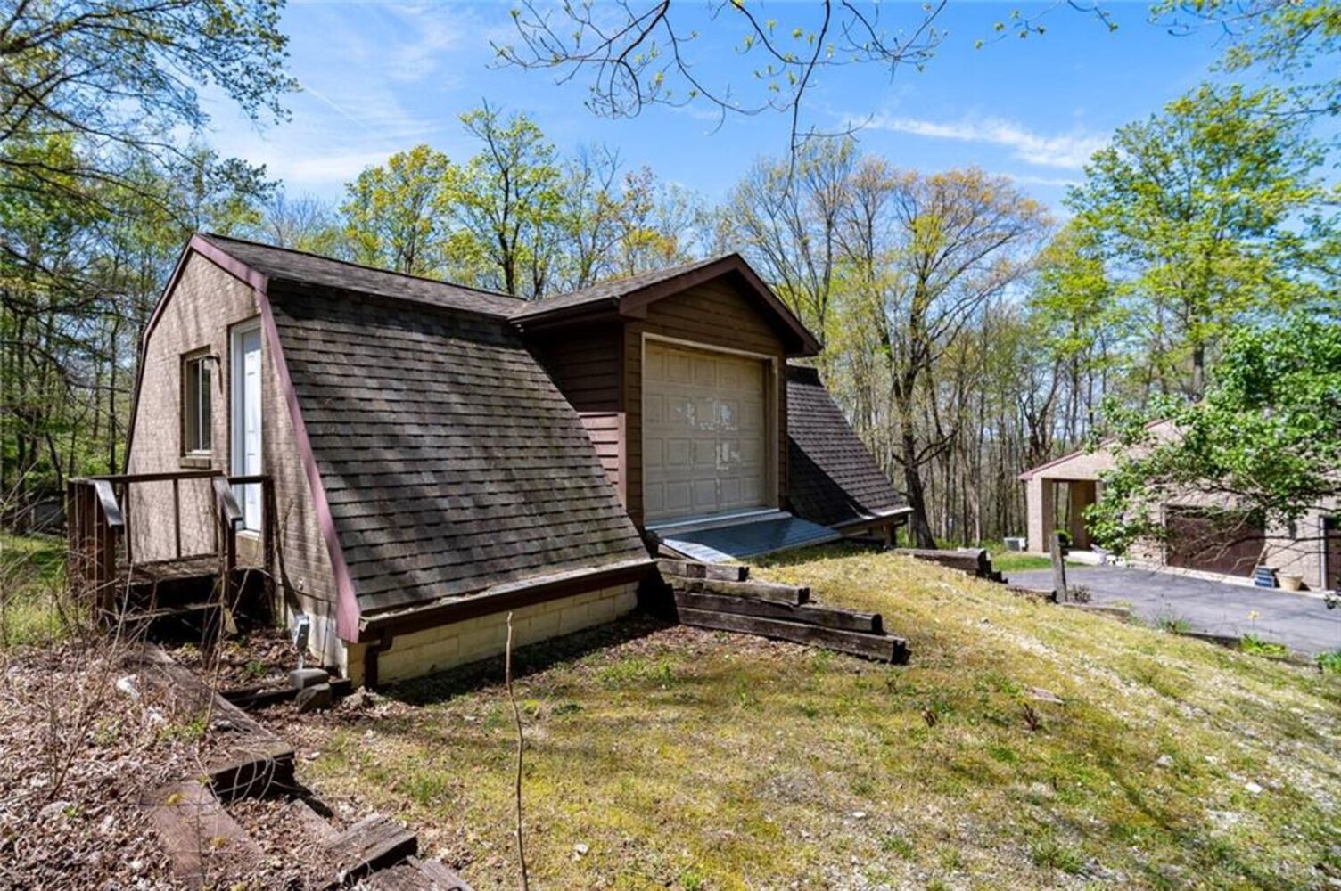 PHOTOS: Unique silo-designed home on 4 acres near Spring Valley listed on market