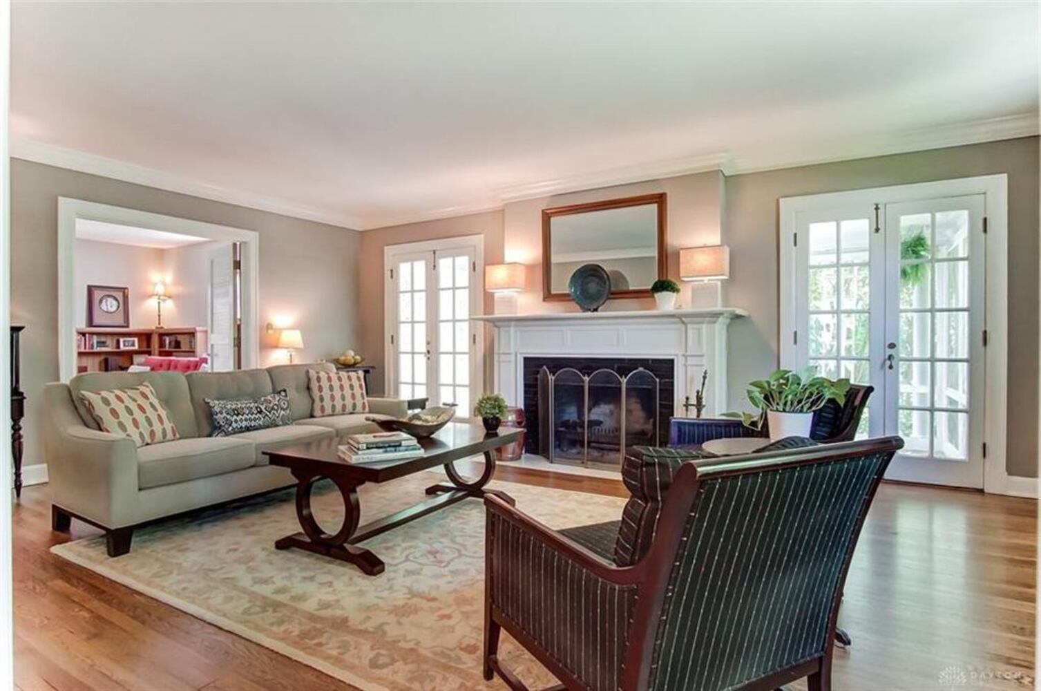 PHOTOS: Luxury Oakwood colonial home on market