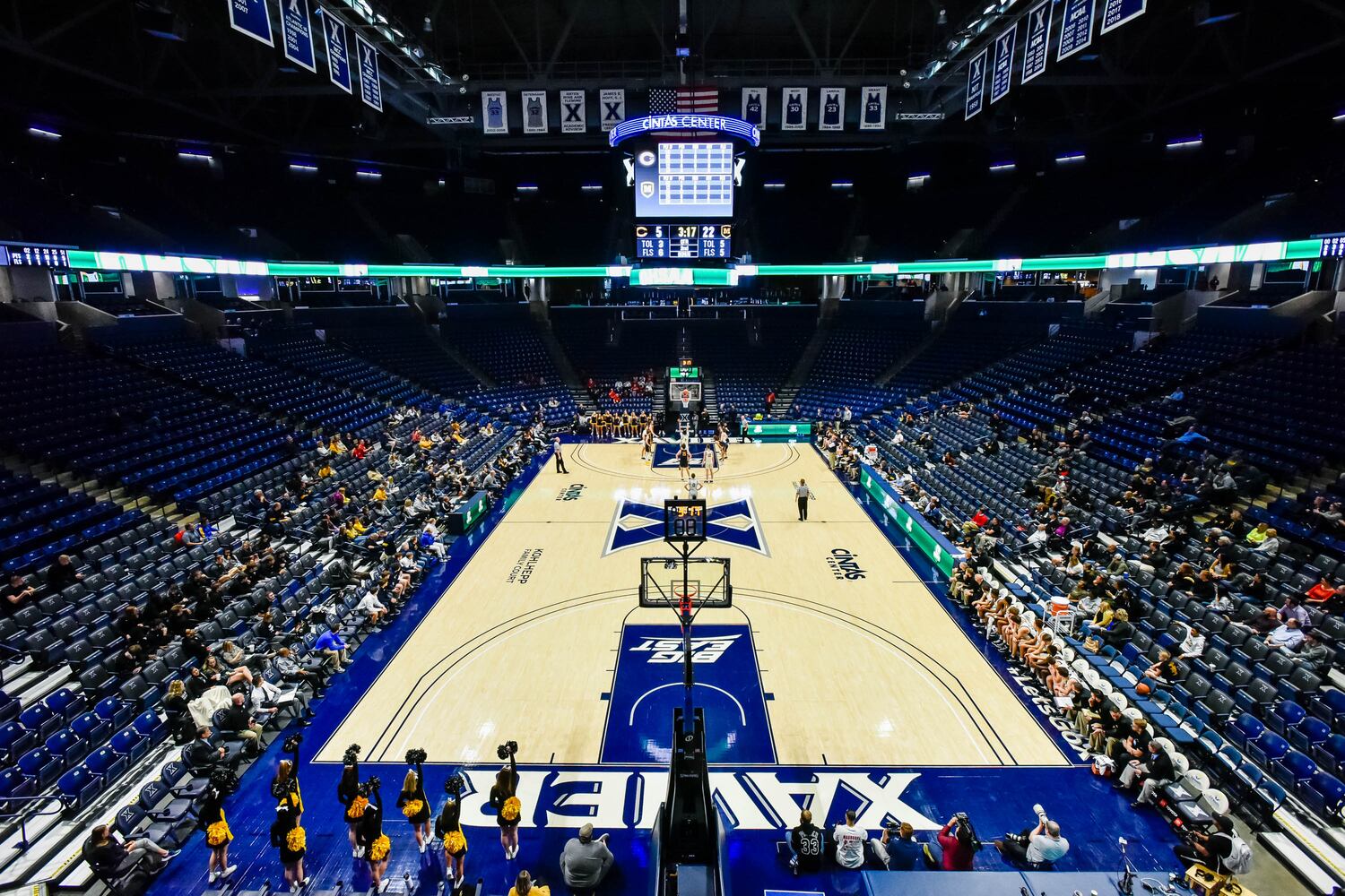 Centerville vs Moeller and Lakota East vs La Salle Regional basketball semifinals