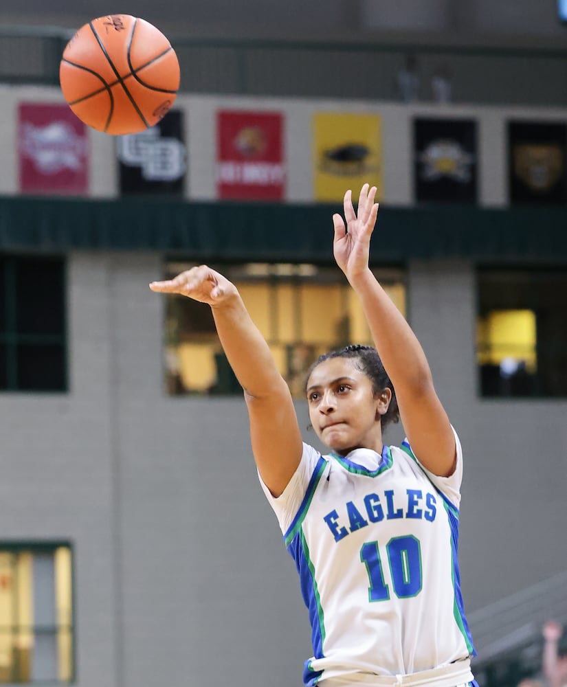 DDN 031226 Chaminade Julienne Copley