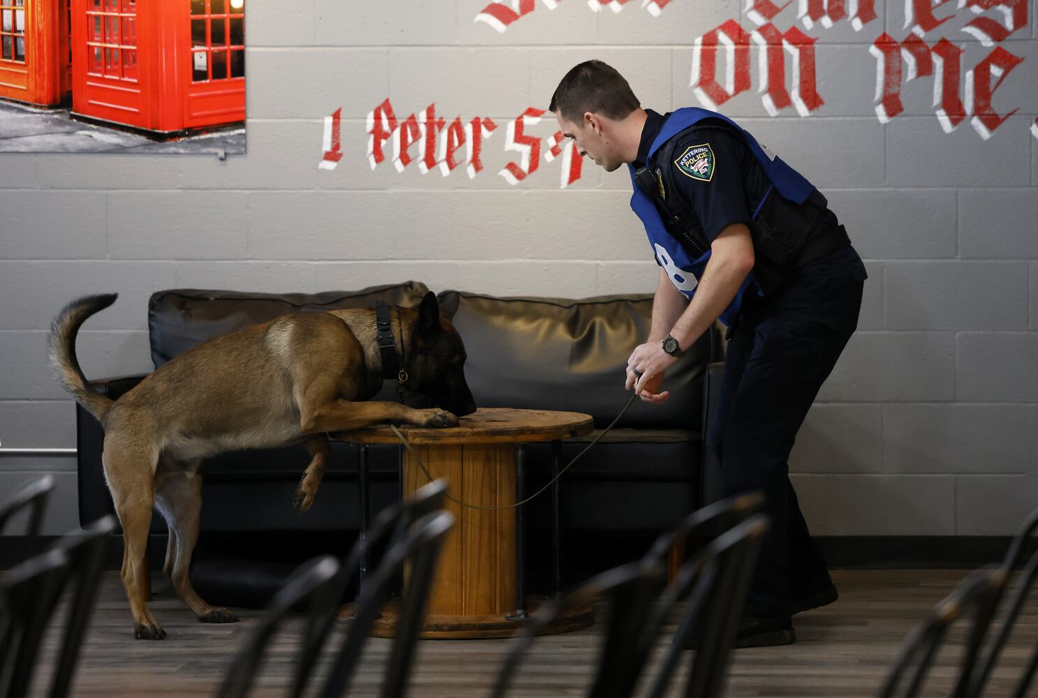 051622 police dogs