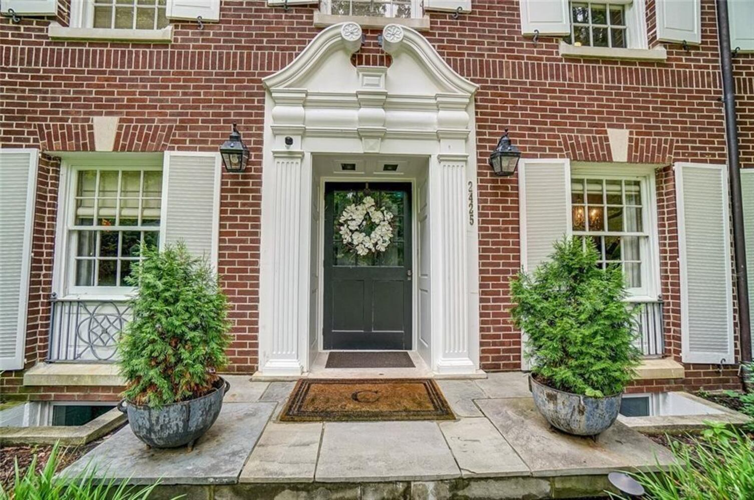PHOTOS: Georgian Colonial in Oakwood listed for $769K