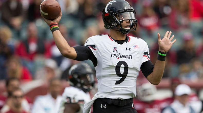 PHILADELPHIA, PA - OCTOBER 20: Desmond Ridder #9 of the Cincinnati Bearcats throws a pass in the second quarter against the Temple Owls at Lincoln Financial Field on October 20, 2018 in Philadelphia, Pennsylvania. (Photo by Mitchell Leff/Getty Images)