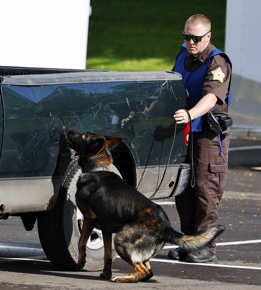 051622 police dogs