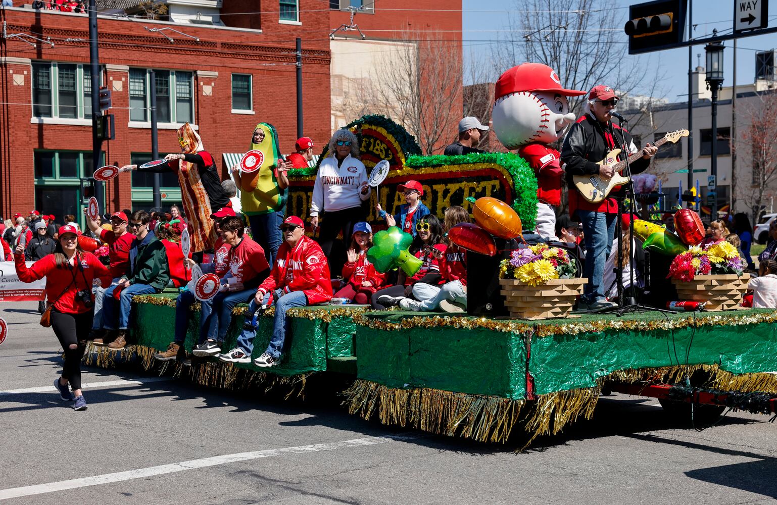 033023 Reds Parade