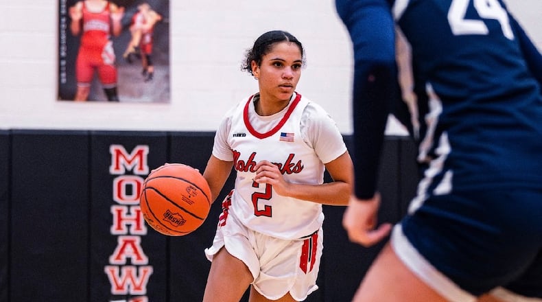 Madison’s Ally Crim dribbles the ball against Valley View on Thursday. ELIJAH COOK / CONTRIBUTED