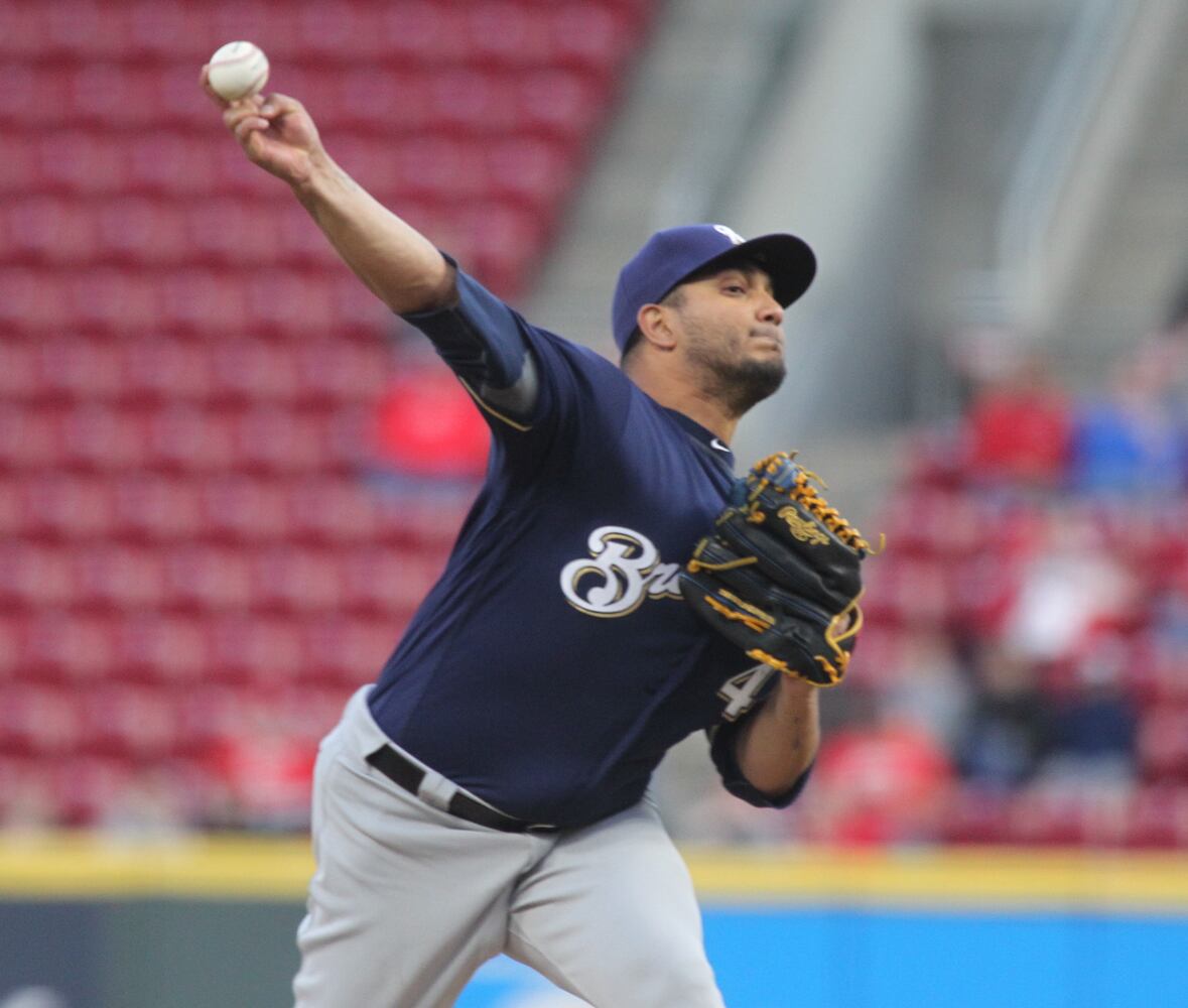 Photos: Cincinnati Reds vs. Milwaukee Brewers (April 2)