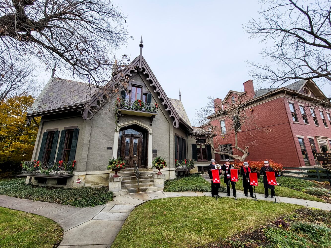 120521 German Village Christmas Walk