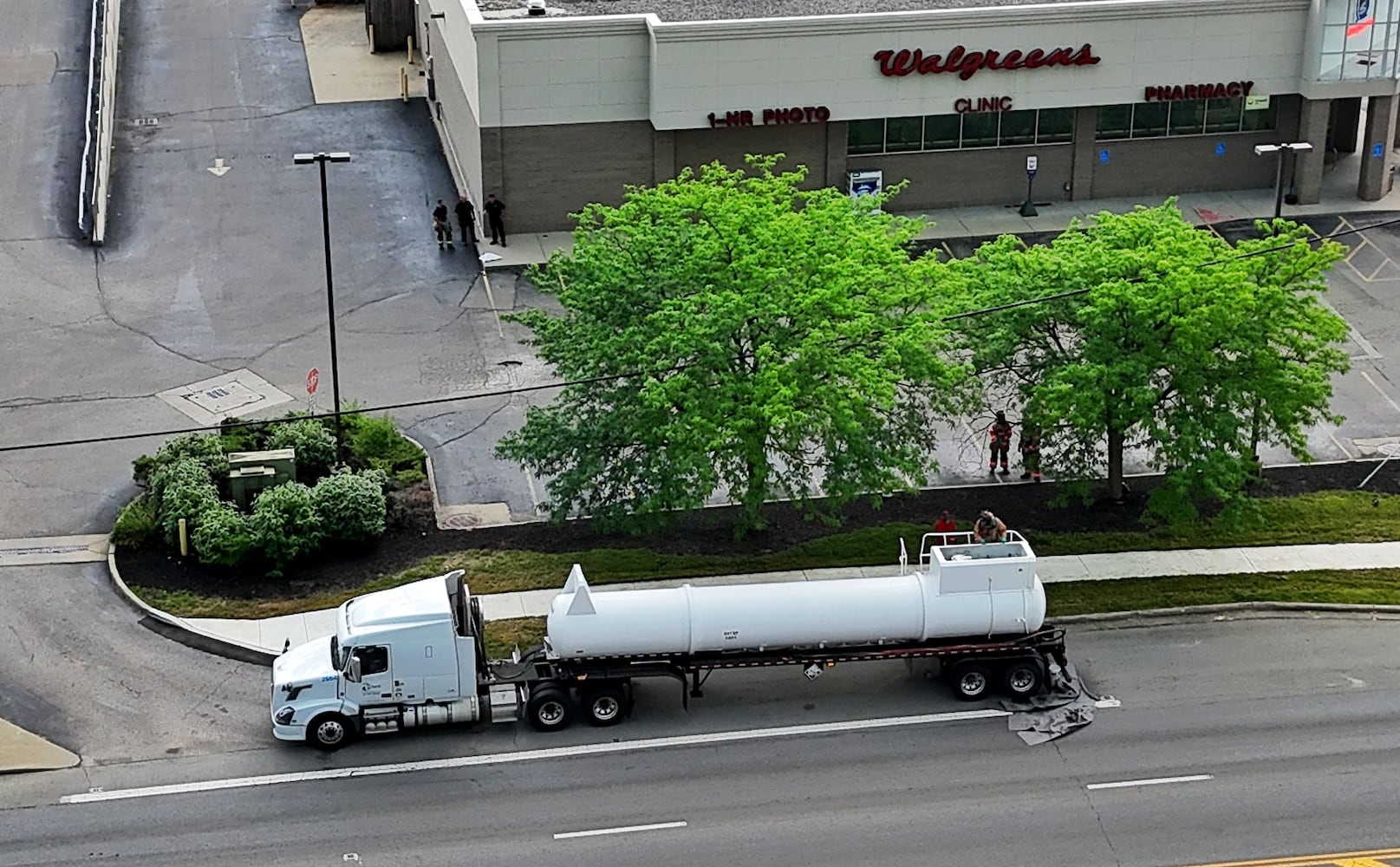 Crews work to clean chemical spill on OH-4 in Fairfield