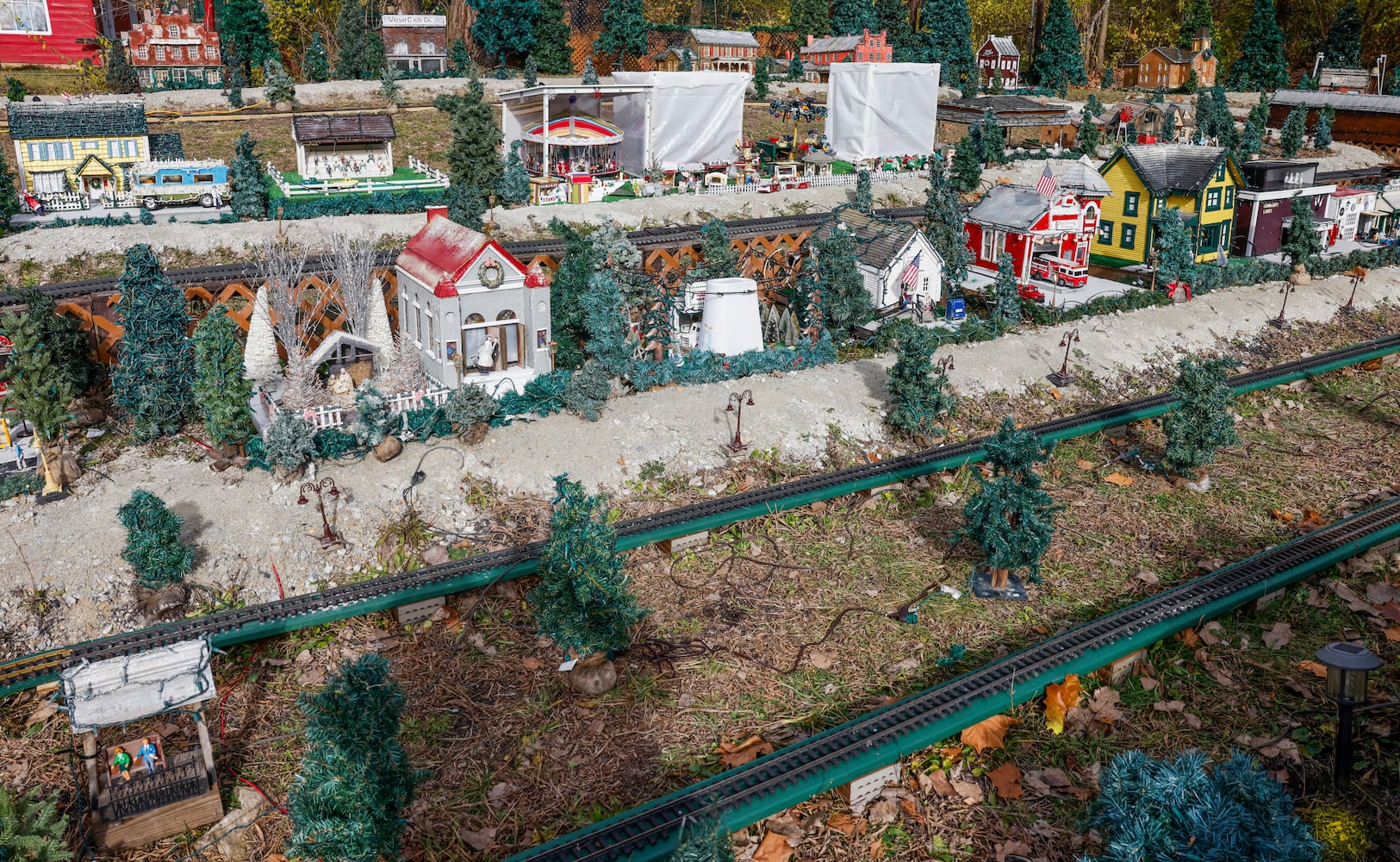 Setup of Clifton Mill Decorations