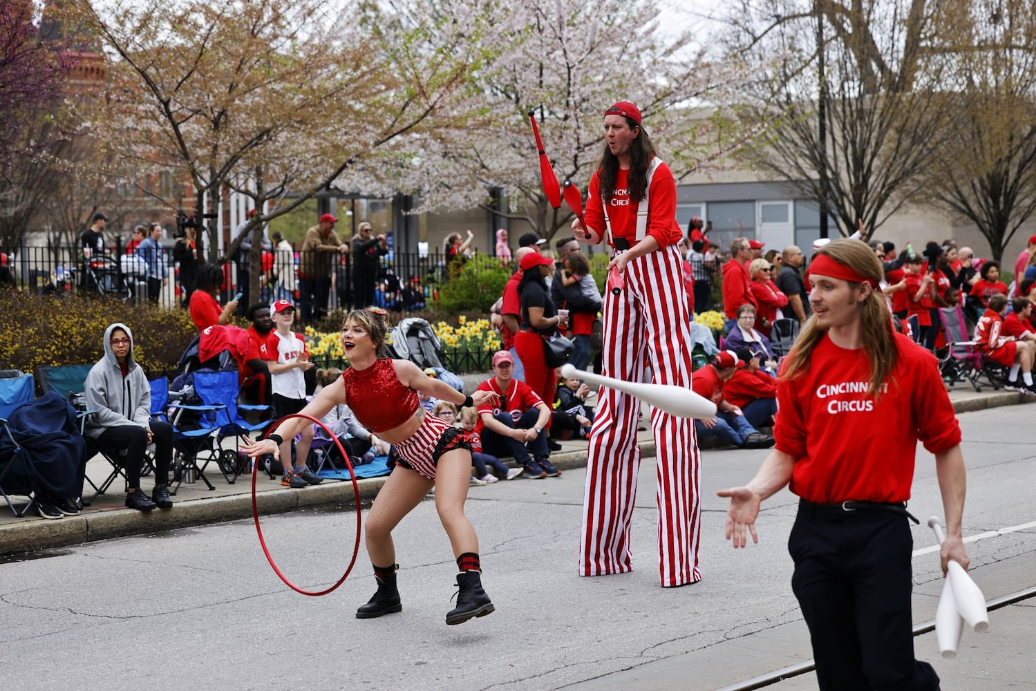 041222 Reds parade
