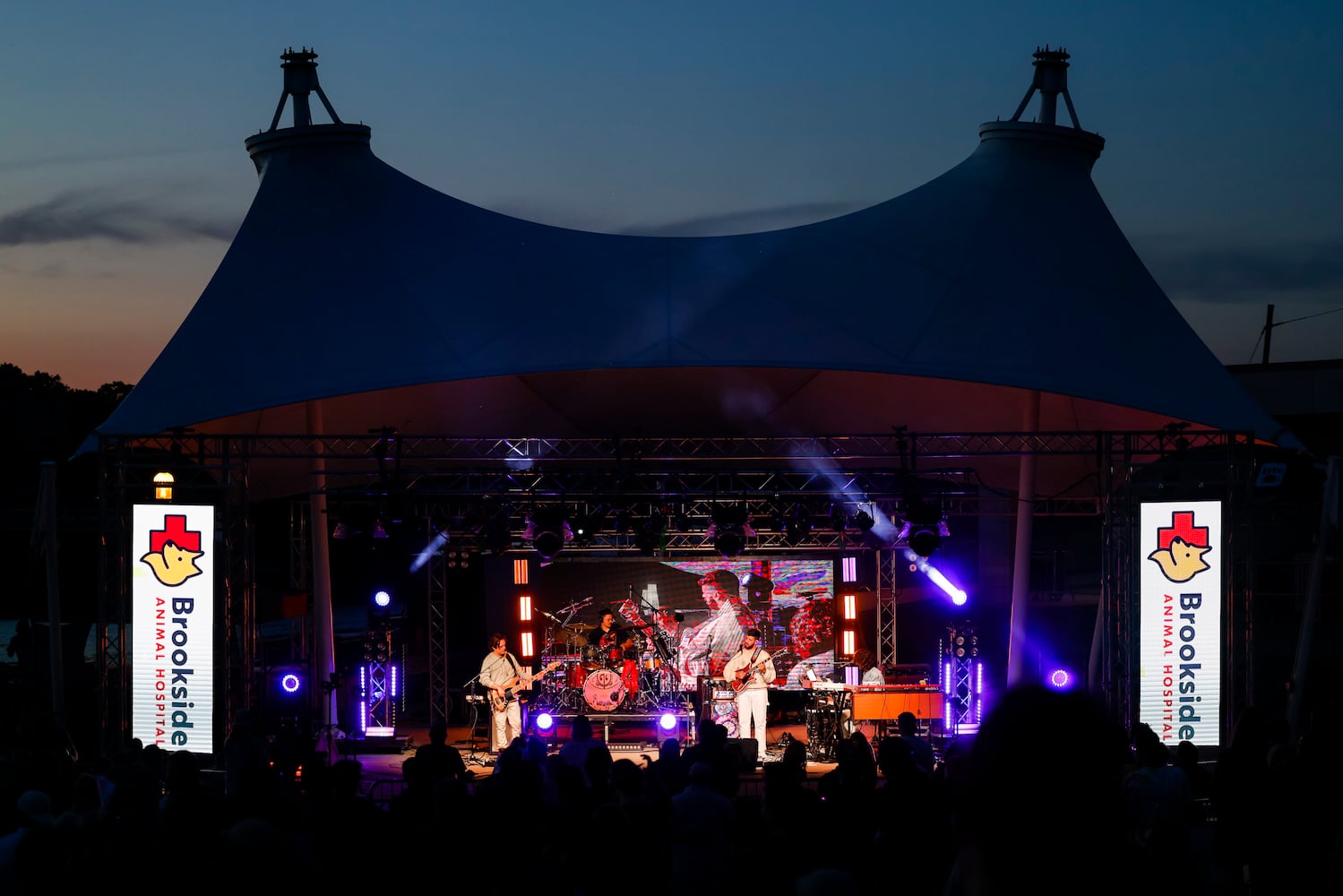 052523 RiversEdge concert