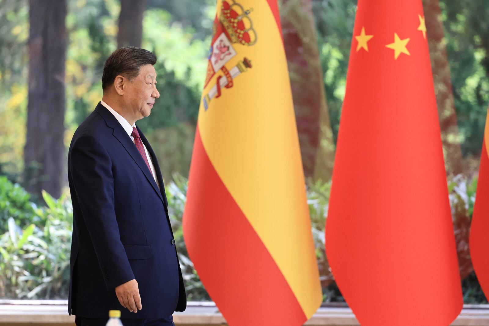 Chinese President Xi Jinping arrives for a bilateral meeting with Spanish Prime Minister Pedro Sanchez, unseen, at Diaoyutai Guest House in Beijing, China, Friday, April 11, 2025. (Andres Martinez Casares/Pool Photo via AP)