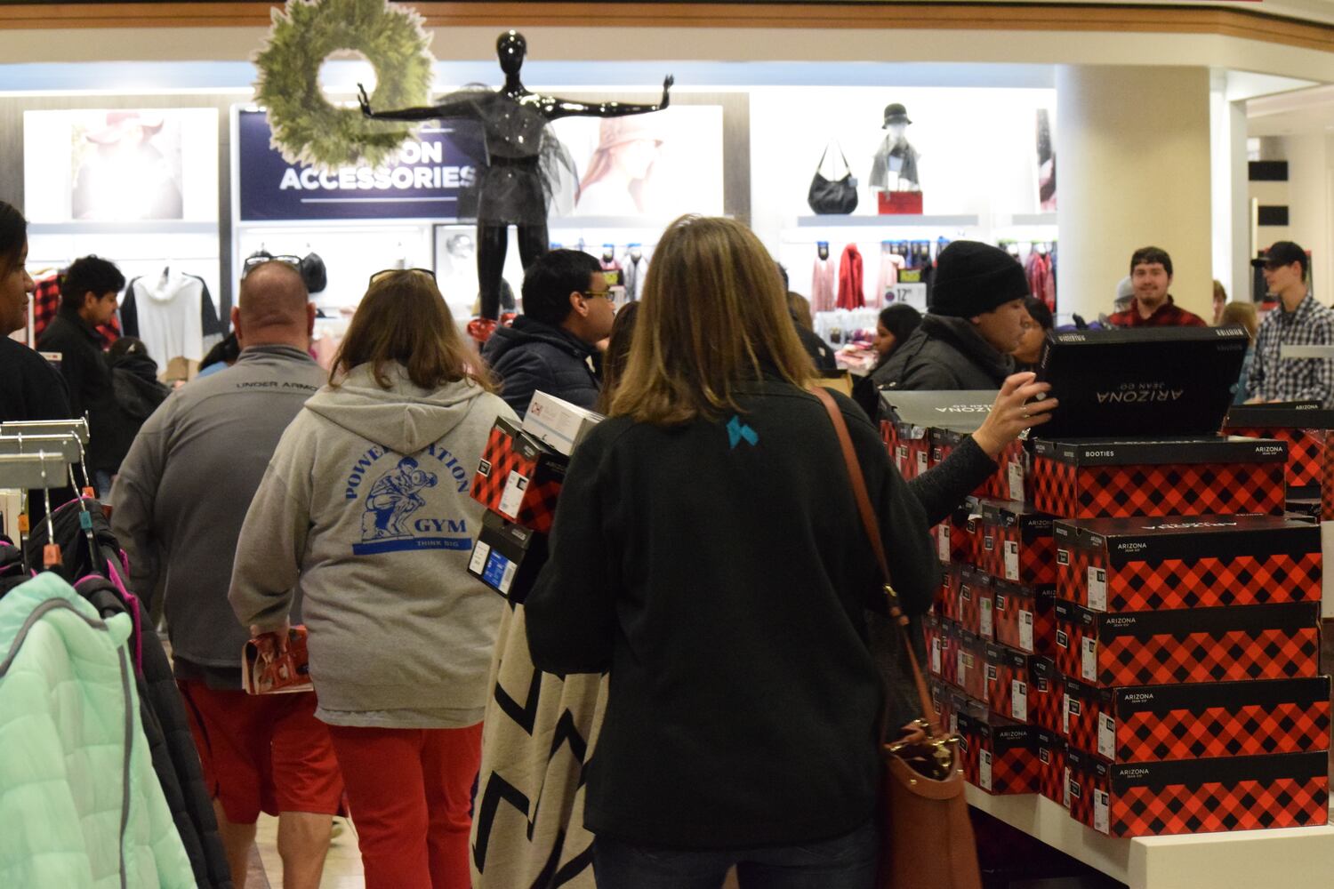 PHOTOS: Nearly 1K shoppers flood JCPenney