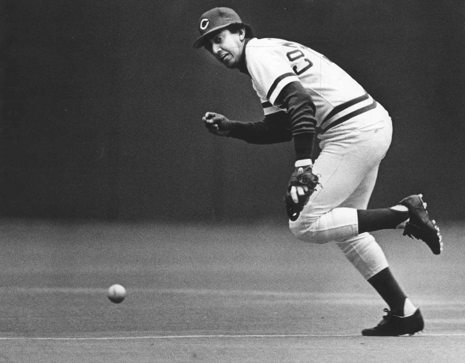 Cincinnati Reds shortstop Dave Concepcion chases a ground ball during a 1983 game. FILE PHOTO