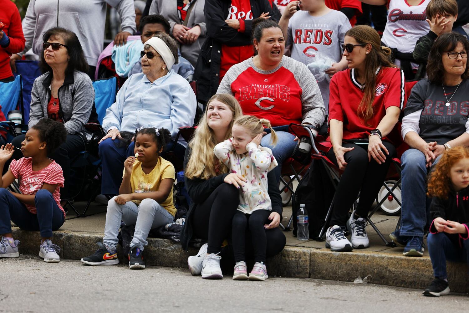 041222 Reds parade