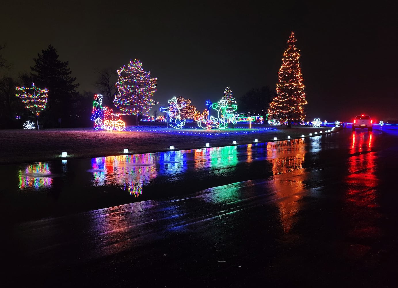 113020 Light Up Middletown