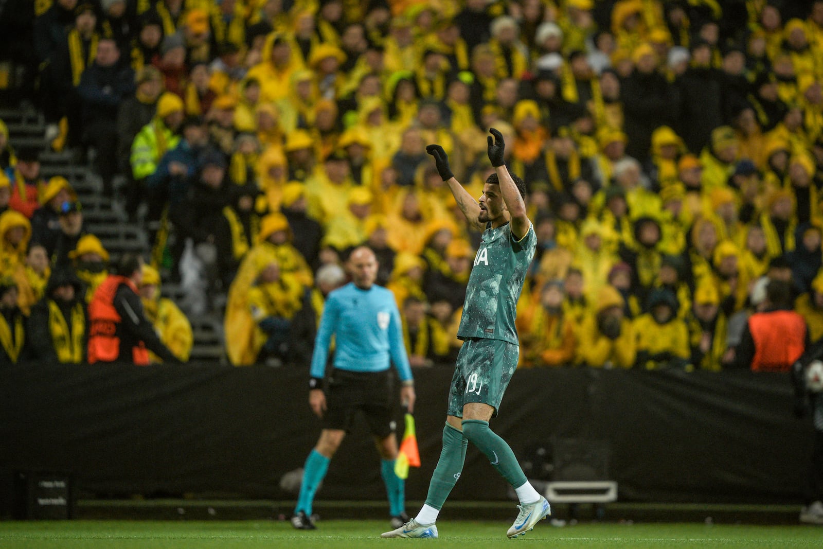 Tottenham's Dominic Solanke celebrates after scoring during the Europa League semifinal soccer match between Bodø/Glimt and Tottenham Hotsour at Aspmyra Stadium, Bodo, Norway, Thursday May 8, 2025. (Stian Lysberg Solum/NTB via AP)