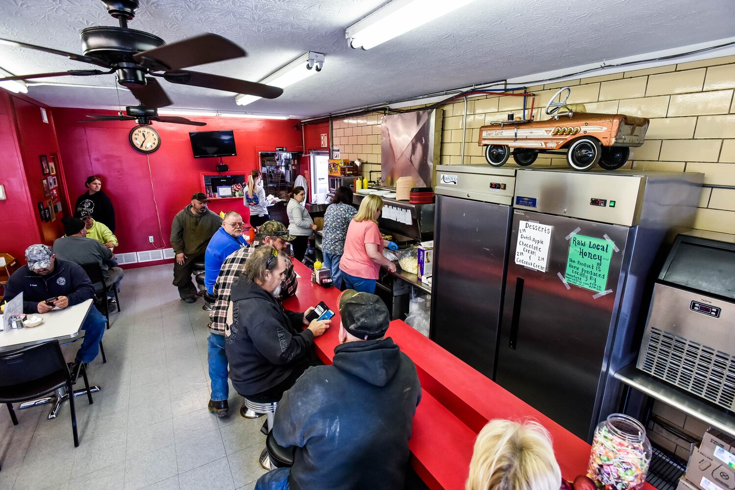Red's Hamburger Shop open under new ownership in New Miami