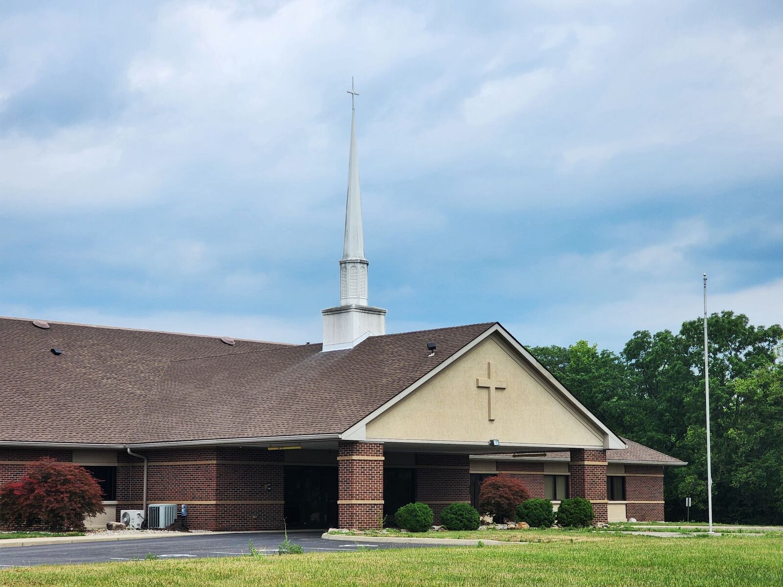 Crosspointe Church building on Ohio 122 in Middletown. NICK GRAHAM/STAFF