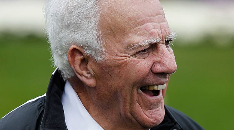 EVANSTON, IL - OCTOBER 23: Ara Parseghian watches from the sidelines as the Michigan State Spartans take on the Northwestern Wildcats at Ryan Field on October 23, 2010 in Evanston, Illinois. Michigan State defeated Northwestern 35-27. (Photo by Jonathan Daniel/Getty Images)