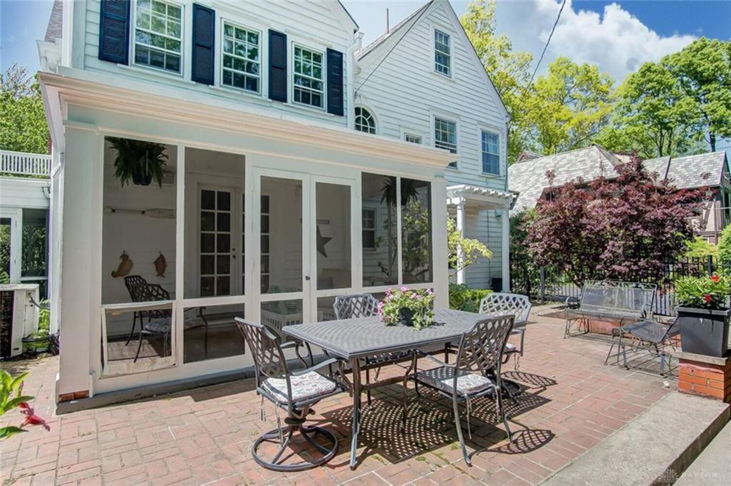 PHOTOS: Luxury Oakwood colonial home on market