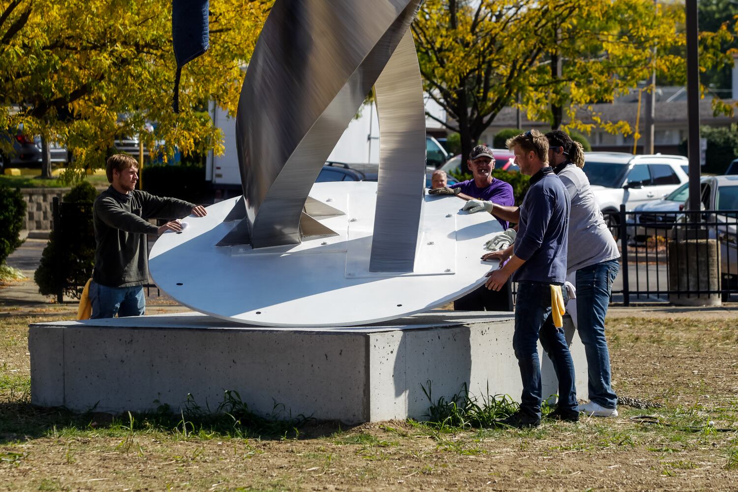 100720 embrace sculpture