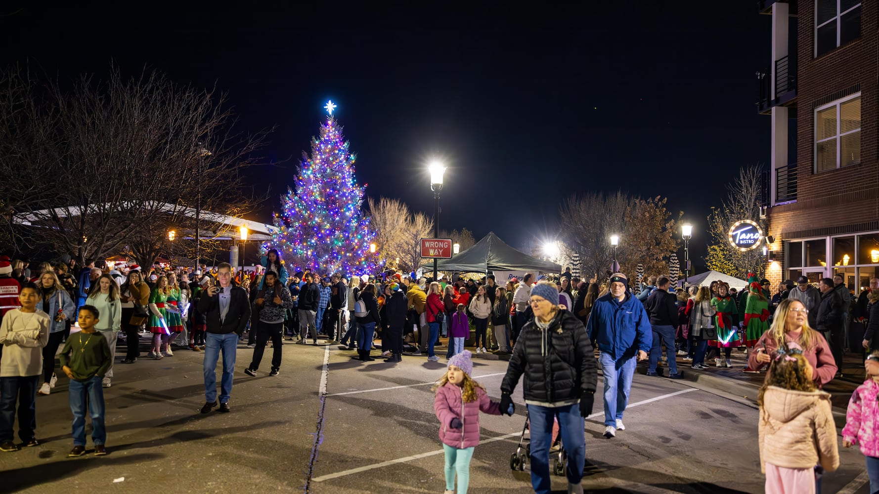 Hamilton Welcomes The Holidays 2025