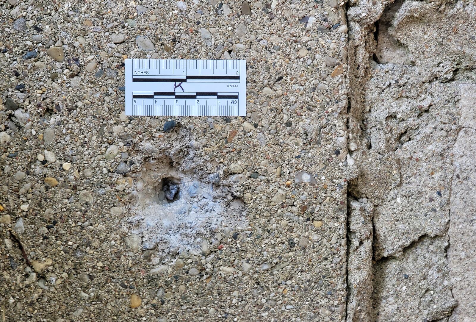 One person died and others were injured early this morning, Aug. 27, 2021, in a shooting on Second Street in Hamilton. NICK GRAHAM/STAFF