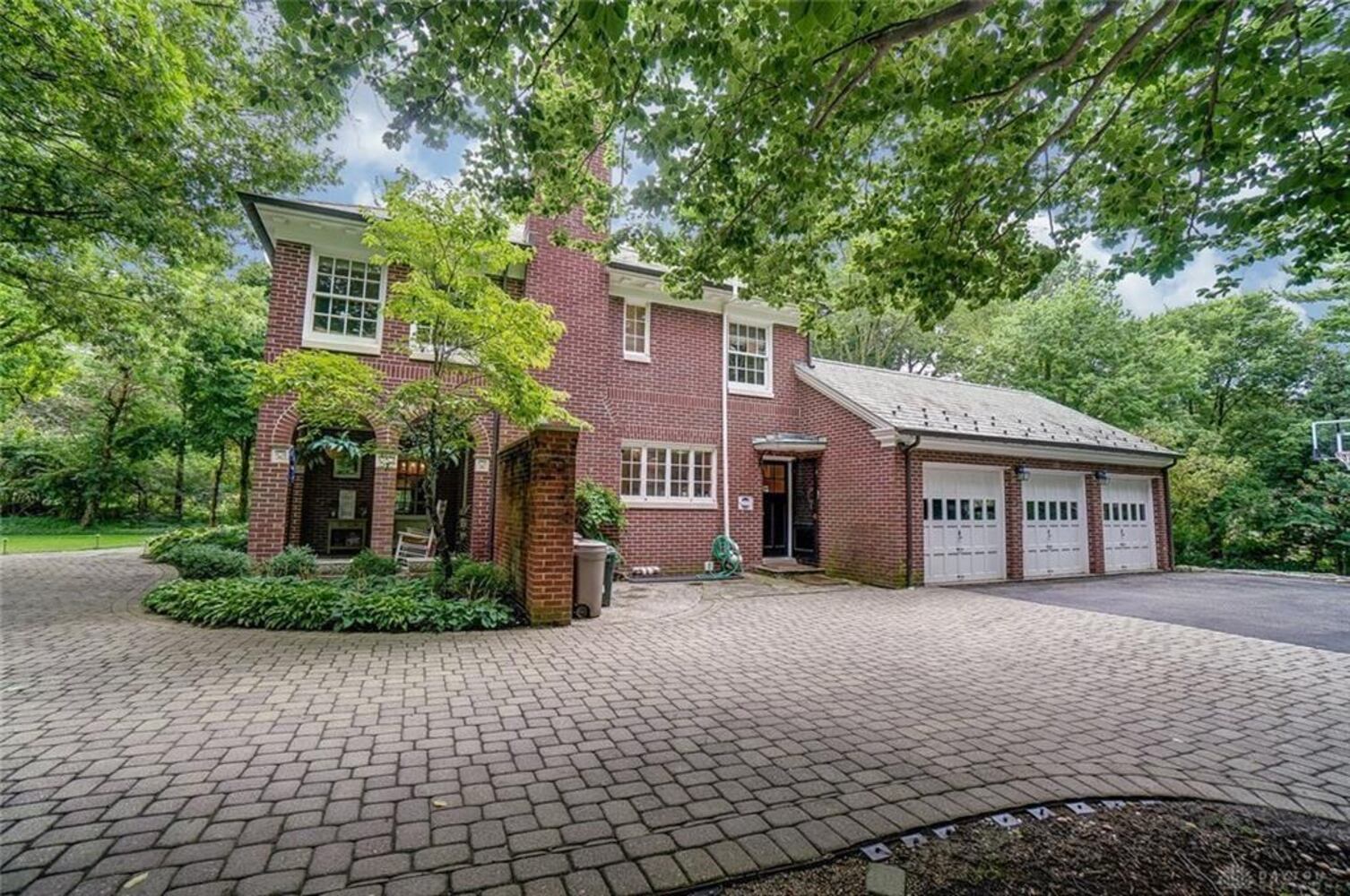 PHOTOS: Georgian Colonial in Oakwood listed for $769K