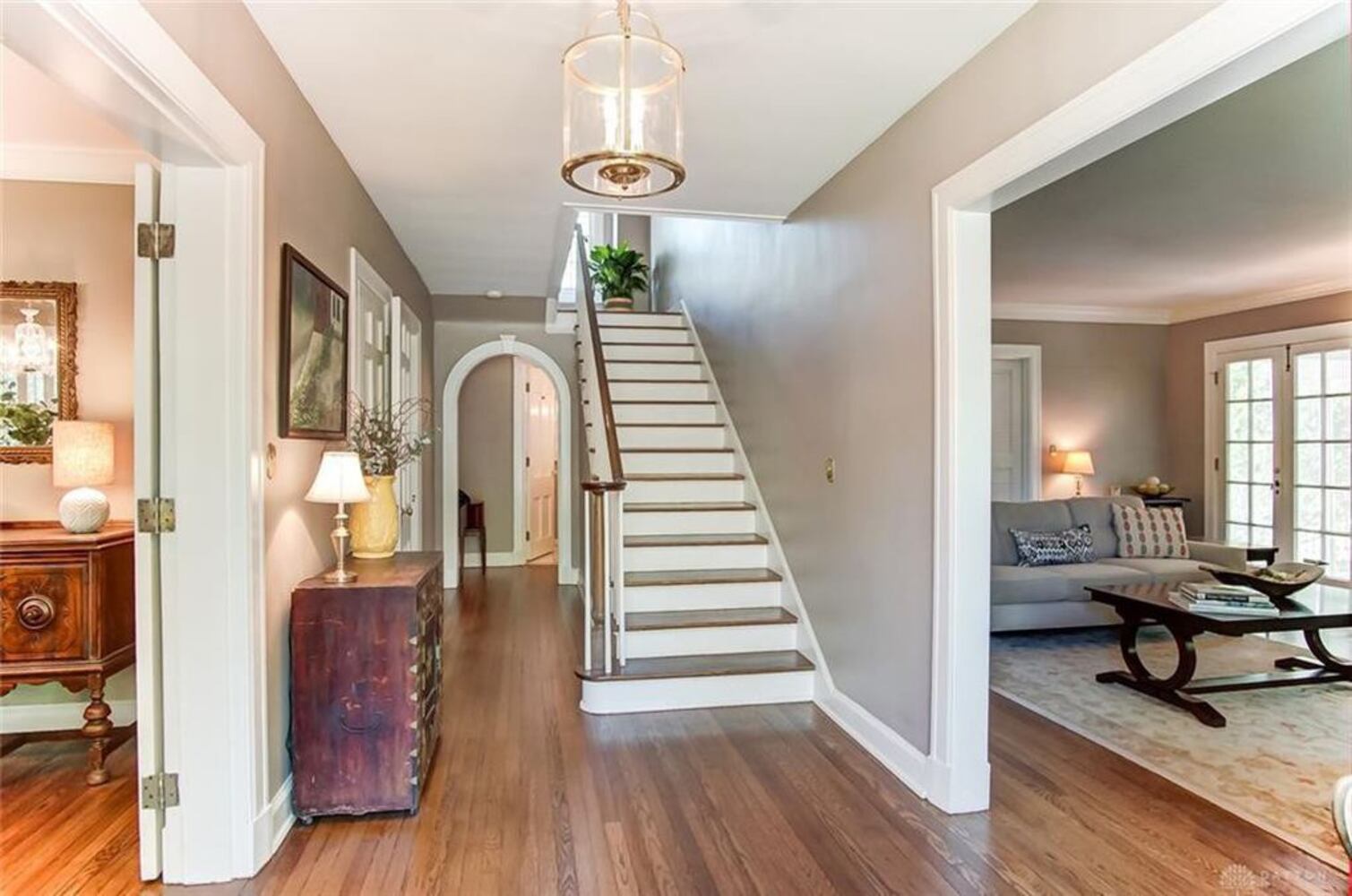 PHOTOS: Luxury Oakwood colonial home on market