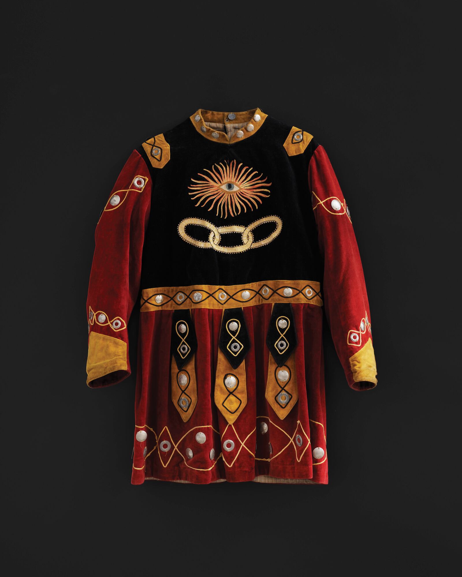 The Ward-Stilson Company in New London, Ohio, created this Independent Order of Odd Fellows Inner Guard Robe, made of velvet, cotton, and metal. Collection American Folk Art Museum, New York, Gift of Kendra and Allan Daniel, Photo by José Andrés Ramír